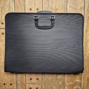 Art portfolio bag, 22" x 17" x 2"